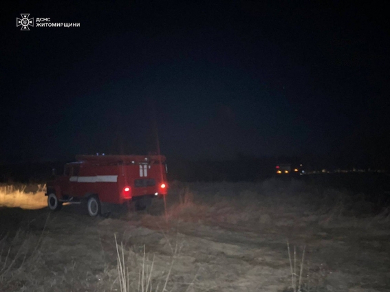 На Житомирщині впродовж доби вогнеборці ліквідували вісім загорянь сухої трави