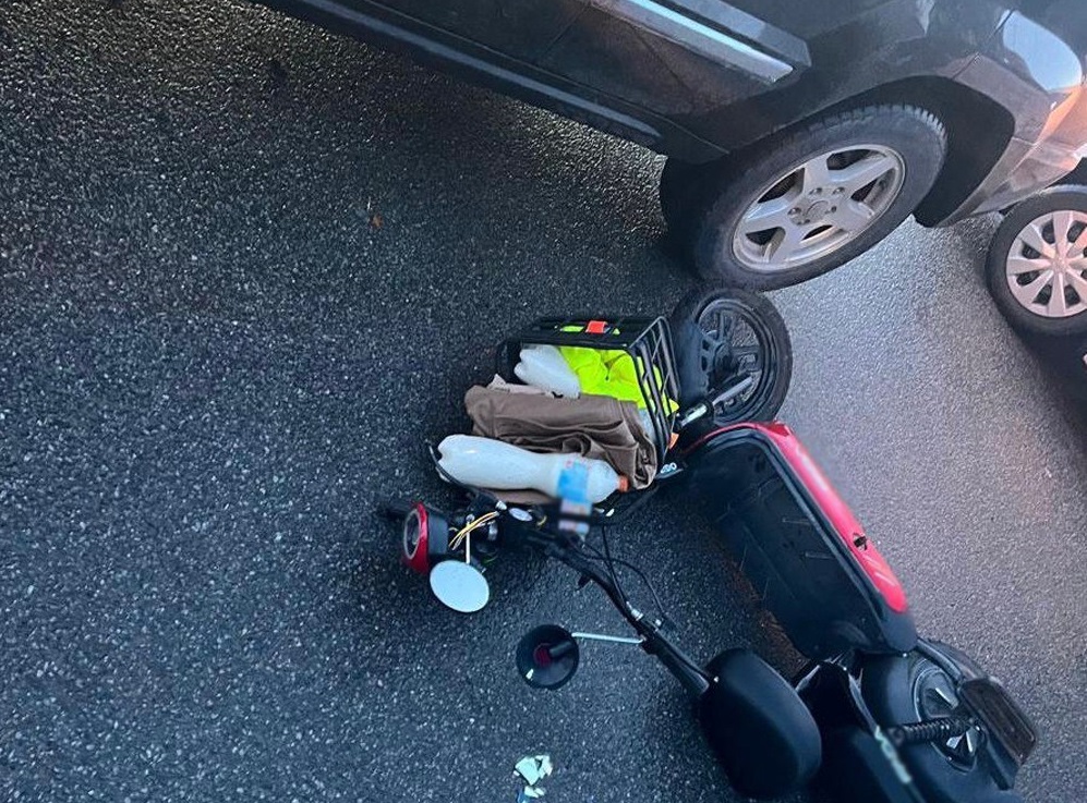 У Звягелі під колеса автівки потрапила 52-річна жінка, вона в лікарні