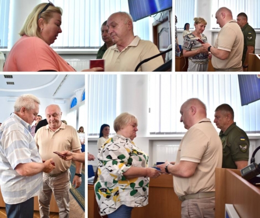 У Коростені рідним полеглих Захисників передали державні та відомчі нагороди