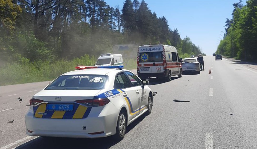 У Зарічанах сталася ДТП з потерпілими, рух транспорту ускладнений