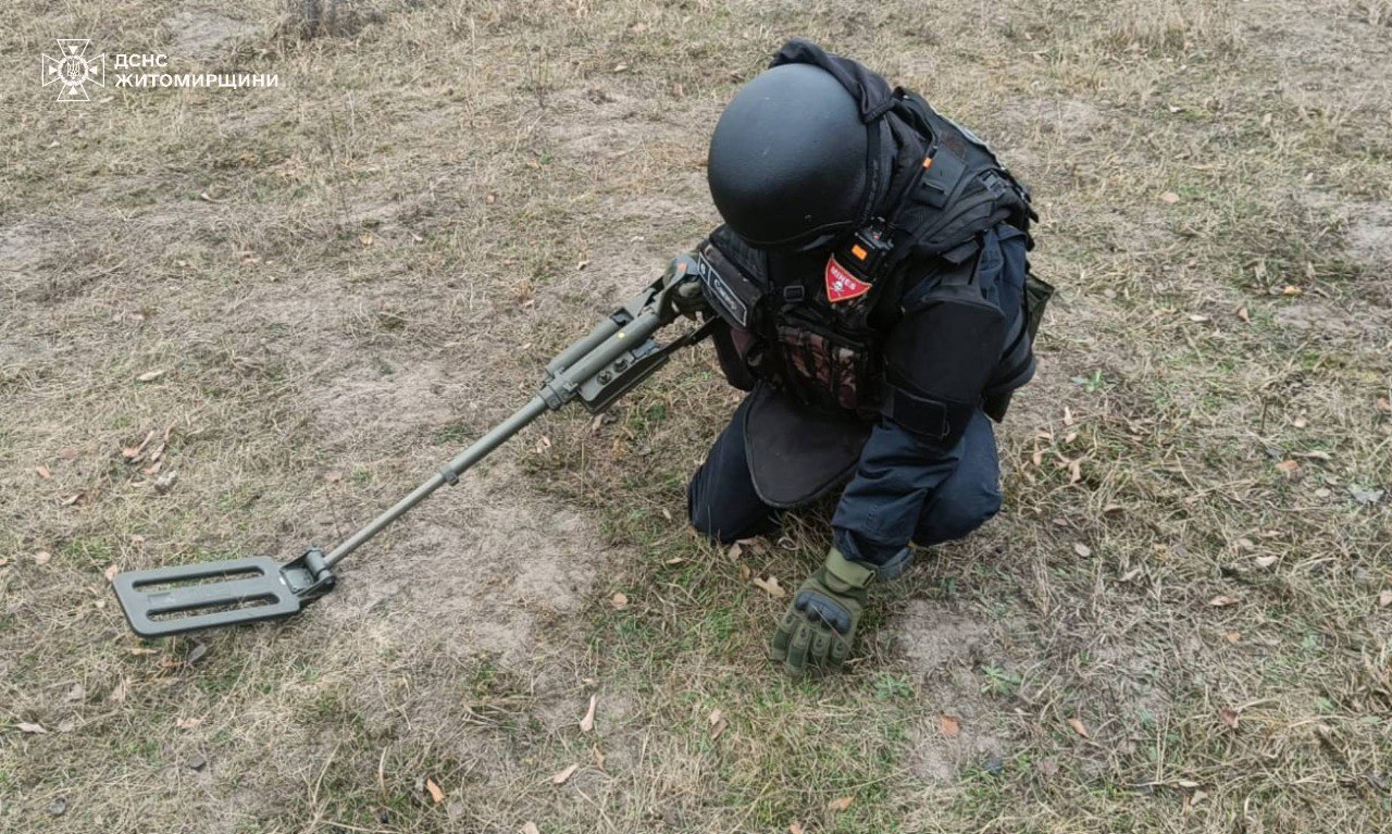 У Бердичівському районі піротехніки ДСНС знищили вибухонебезпечний предмет часів минулих війн