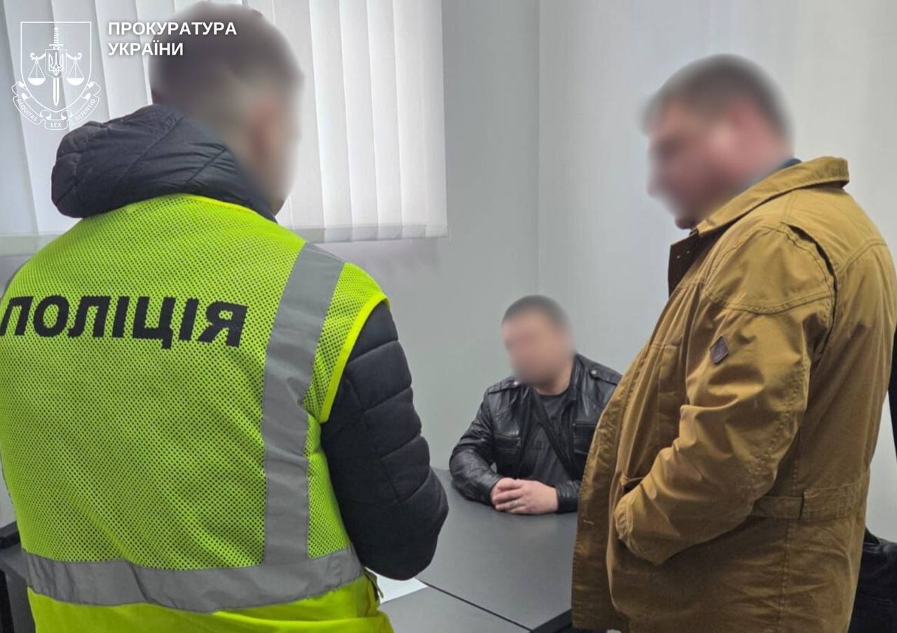 Займався «бізнесом» у взаємодії з підприємствами рф за платню в рублях – жителю Житомирщини повідомлено про підозру