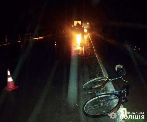На Олевщині під колеса трактора потрапив велосипедист, чоловік помер в лікарні (ФОТО)