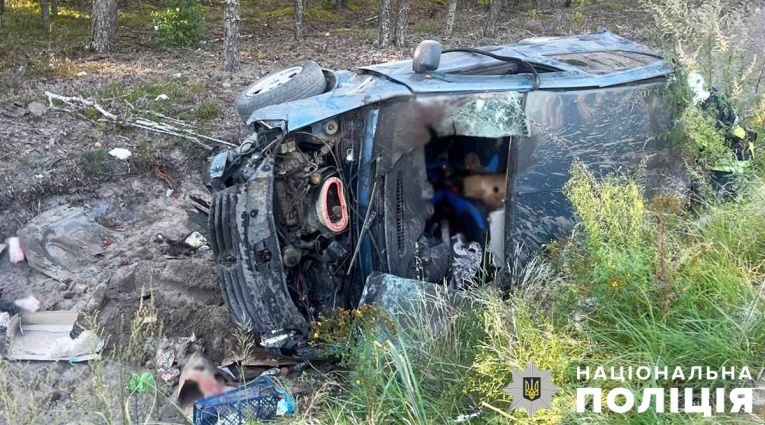 В Овруцькій громаді в ДТП загинув 41-річний чоловік: автівка злетіла в кювет, де перекинулась