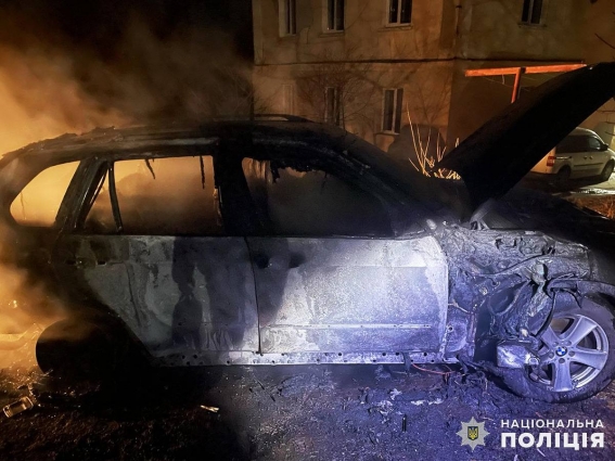 У Бердичеві затримали чоловіка, який помстився містянину за пост в соцмережі та підпалив автівку