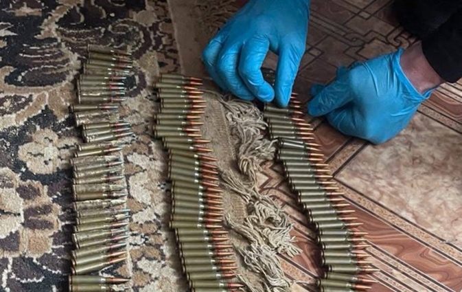 У Гришковецькій громаді в 41-річного чоловіка під час обшуку виявили 158 набоїв до автоматичної зброї
