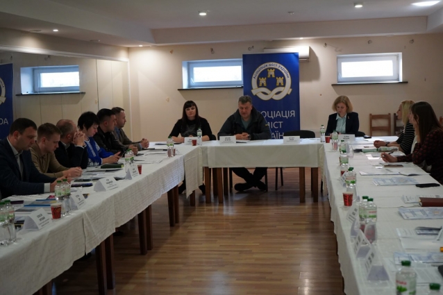 У Житомирі обговорили з членами Асоціації міст України питання відновлення інфраструктури населених пунктів, які постраждали від війни