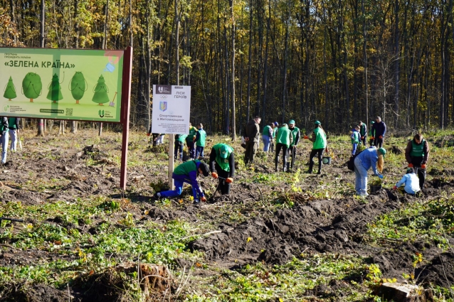 На Житомирщині висадили близько 17 тисяч саджанців дуба та сосни в рамках акції «Ліси Героїв» (ФОТО)