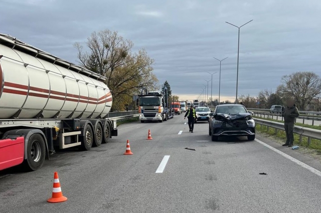 Поблизу села Березівка сталася ДТП з потерпілими, рух транспорту ускладнений