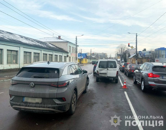 У потрійній ДТП у Житомирі травмовано водія легковика