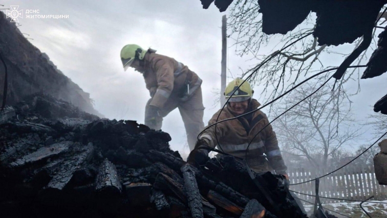 У Житомирському районі рятувальники ліквідували пожежу у господарчій будівлі