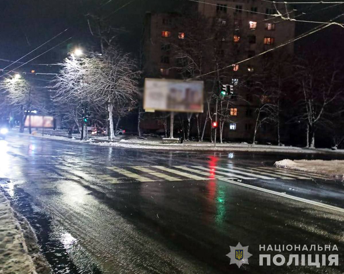 У Житомирі в ДТП постраждали двоє підлітків, дівчата в лікарні