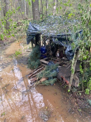 На Олевщині виявили нелегальних копачів бурштину