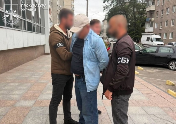 300 тисяч гривень за оформлення інвалідності: на Житомирщині затримали лікаря, який сприяв у незаконному встановленні групи