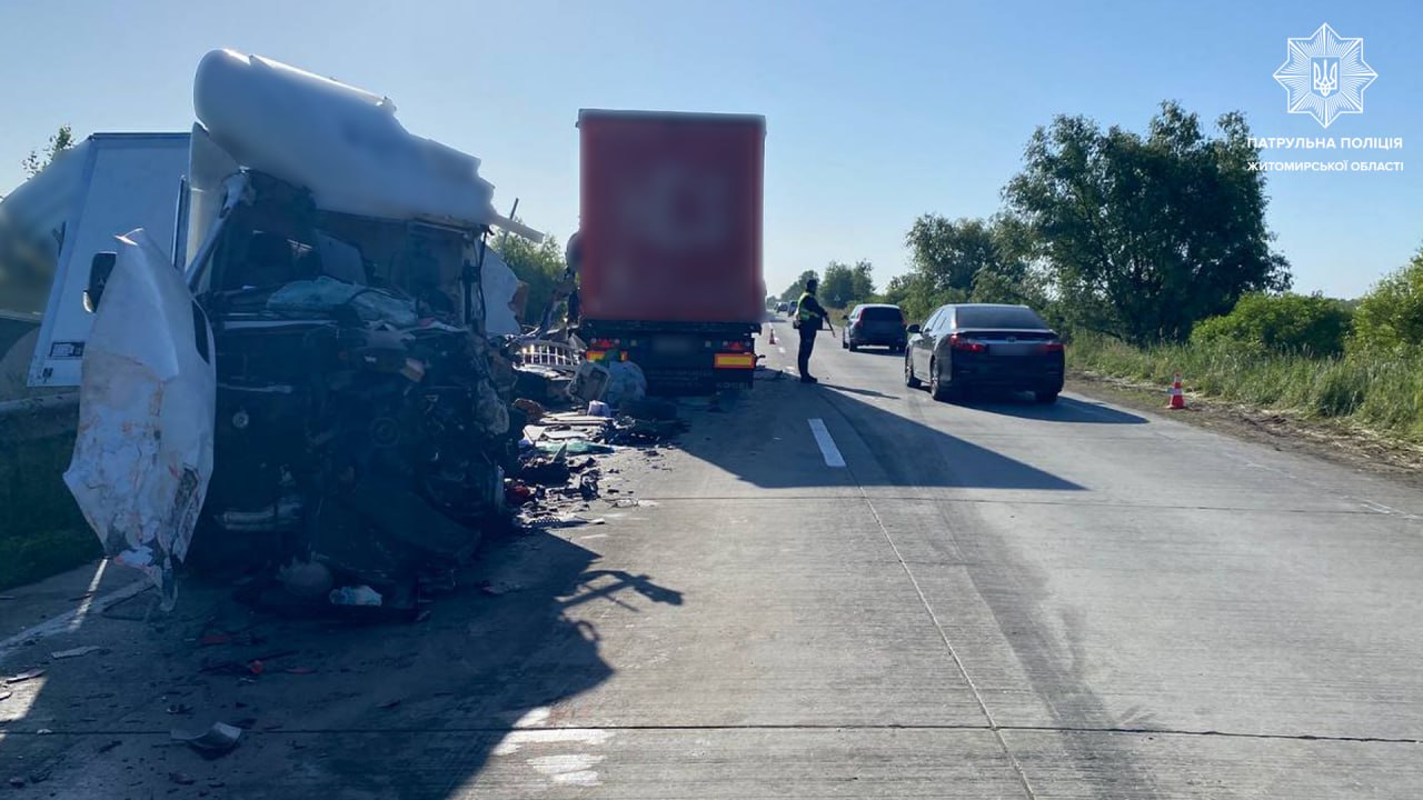 Поблизу села Липняни сталася ДТП, рух транспорту ускладнений
