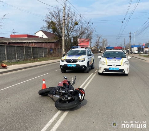 У Житомирі на вулиці Параджанова водійка Citroen збила мотоцикліста, чоловік в лікарні