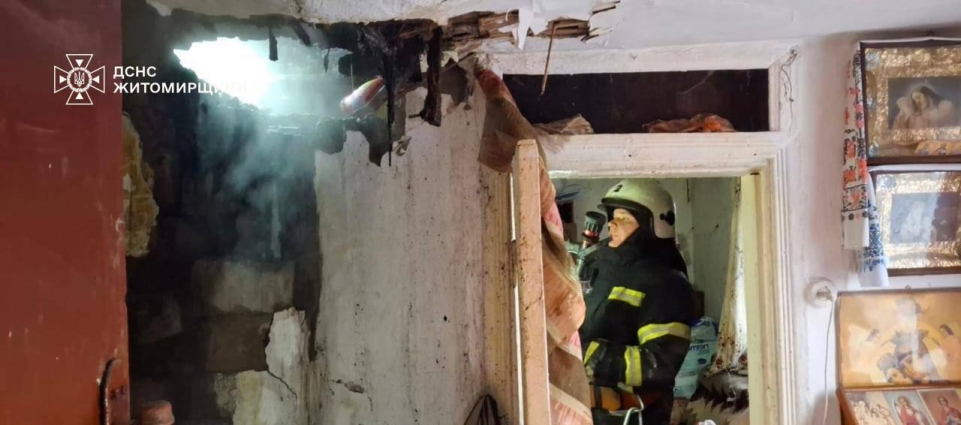 У Житомирі під час ліквідації пожежі врятовано жінку, яка не могла самостійно ходити