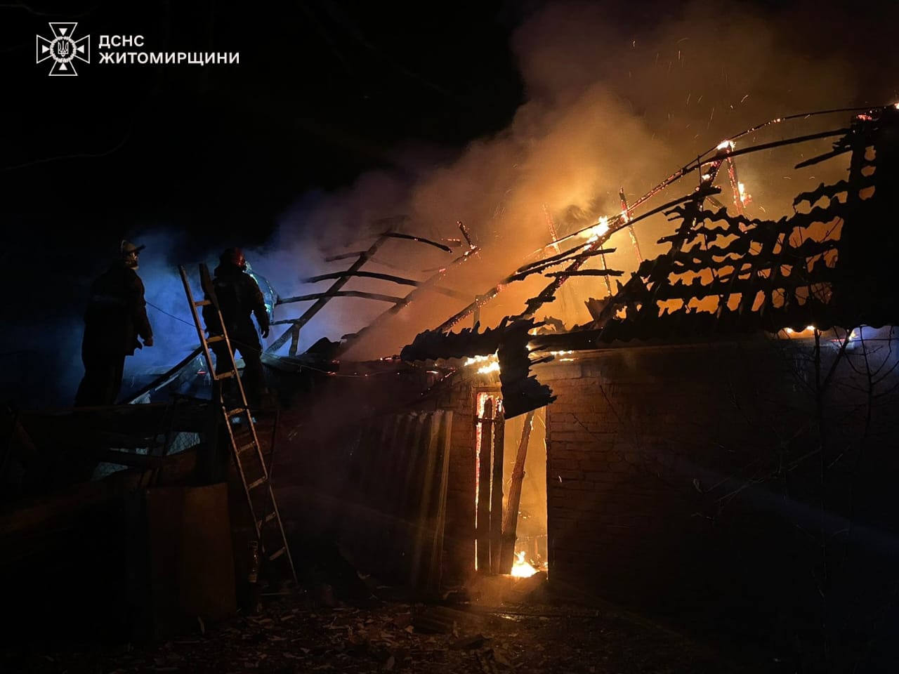 На Житомирщині упродовж доби вогнеборці ліквідували сім пожеж у житловому секторі