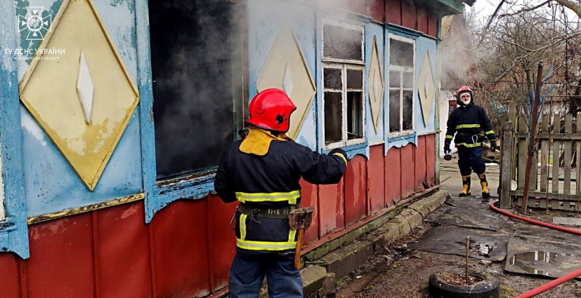 У Коростенському районі під час ліквідації пожежі в приватному житловому будинку вогнеборці виявили тіло власниці