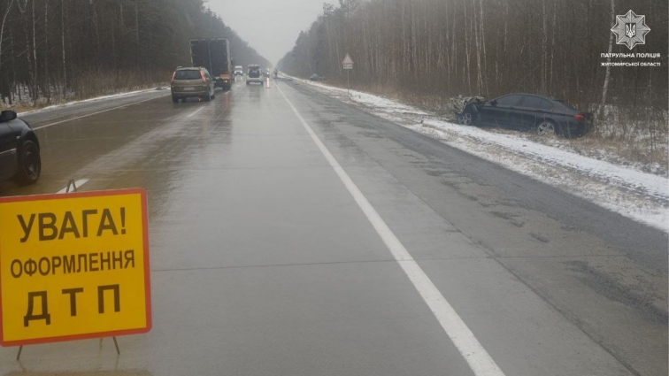 У Житомирській області через ДТП поблизу села Клочеве перекрито рух в напрямку Рівного
