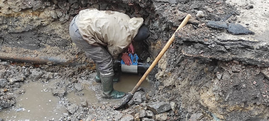 У Житомирі фахівці водоканалу ліквідували 41 порив на водопровідних мережах (ФОТО)