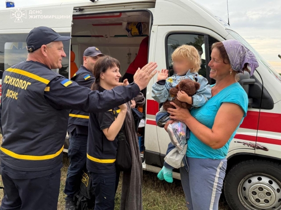 У Бердичівському районі понад 100 осіб шукали 3-річну дівчинку, яка загубилася у полі (ФОТО)