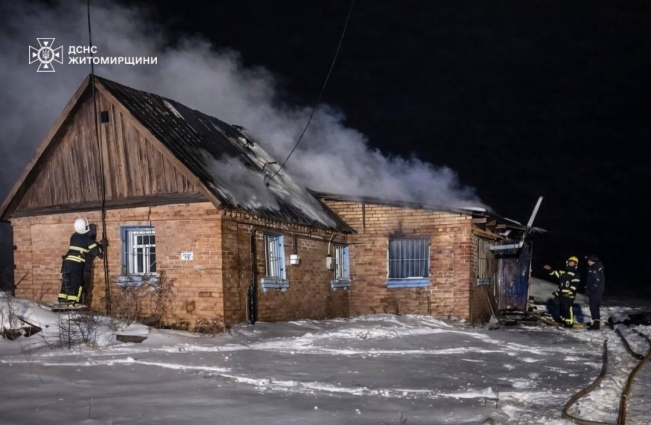 У Бердичівському районі під час гасіння пожежі рятувальники виявили тіло людини