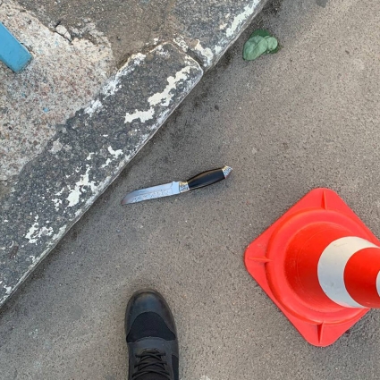 У Житомирі затримали чоловіка, який на Київській поранив ножем перехожого