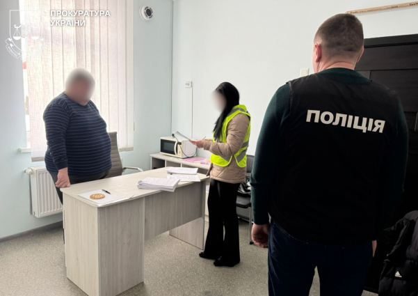 Фіктивні працівники і збитки на понад 2 млн 877 тис. грн – прокурори повідомили про підозру керівнику освітнього закладу