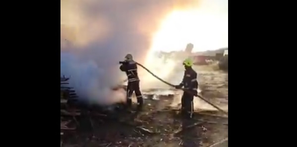 У Коростишівській громаді ліквідували пожежу на пилорамі (ВІДЕО)