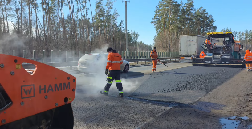На Житомирщині стартували роботи з ліквідації аварійної ямковості гарячими асфальтобетоном