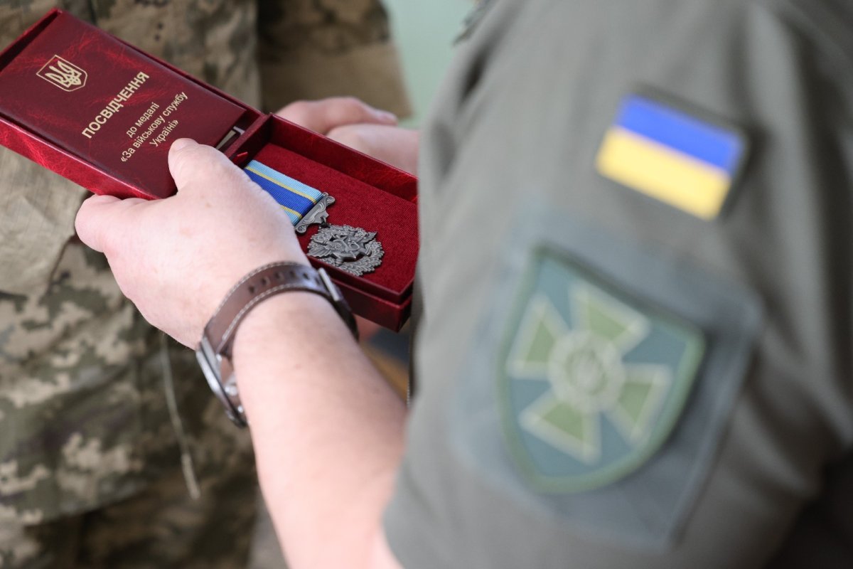 Прикордонники 9 загону імені Січових Стрільців отримали державні нагороди та відомчі відзнаки