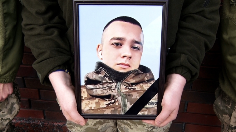 У Житомирі поховали 19-річного воїна – Максима Клинчука (ВІДЕО)