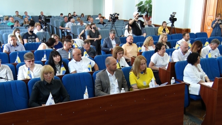 На першому пленарному засіданні восьмої сесії Житомирської міської ради розглянули 46 питань