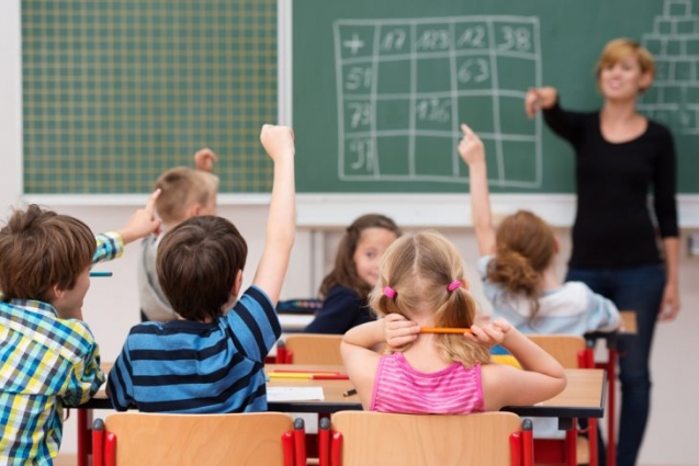 Більше 420 шкільних закладів Житомирщини повернулися до очного та змішаного формату навчання
