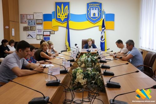 53 людей з інвалідністю внаслідок війни і членів сімей загиблих захисників та захисниць з Житомирської громади отримають кошти на придбання житла