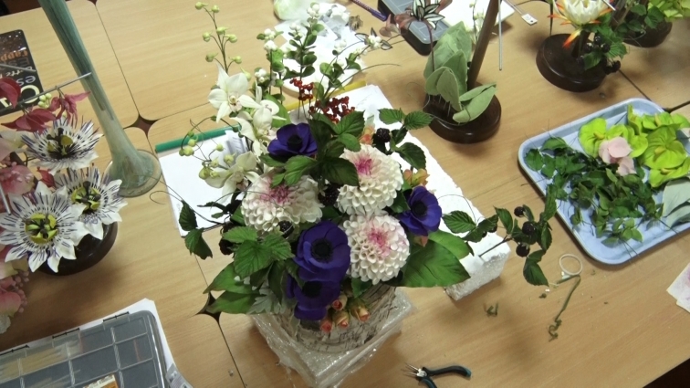 У Житомирі вперше відбувся майстер-клас з виготовлення цукрових квітів