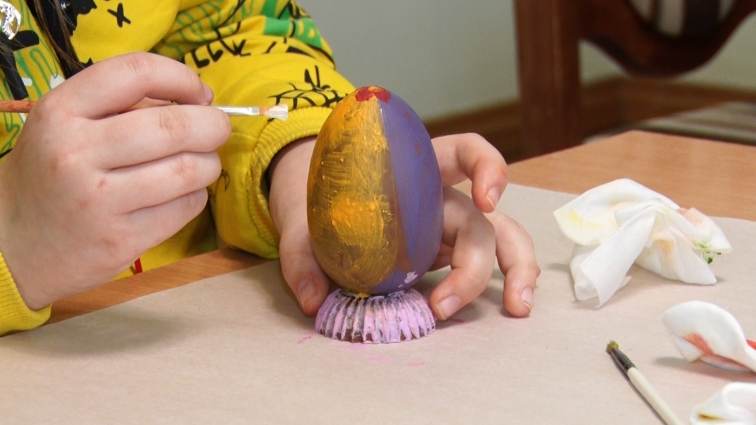 У Житомирі провели солодкий майстерклас з виготовлення шоколадного яєчка