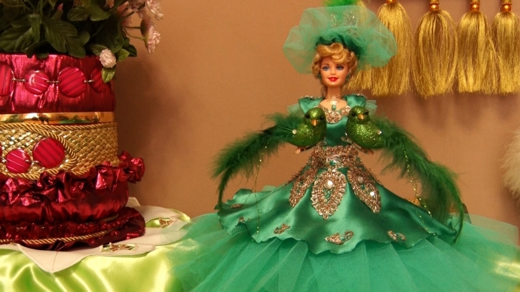Виставку авторських світських ляльок відкрили в Житомирському Домі української культури