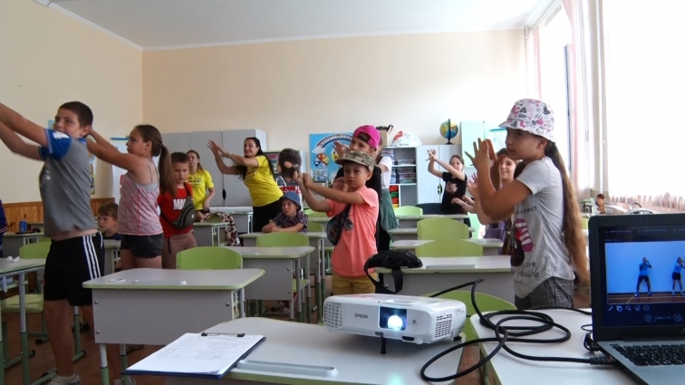Житомирські волонтери перейняли естафету й на тиждень організували табір для дітей у Бородянці
