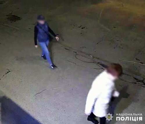 40 тис. грн., телефон та документи: у Житомирі 37-річна жінка пограбувала пенсіонерку