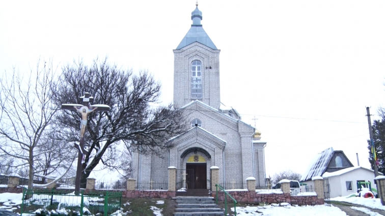 На Житомирщині зчинився скандал: жителі села хочуть, щоб церква перейшла до ПЦУ, священник УПЦ – проти