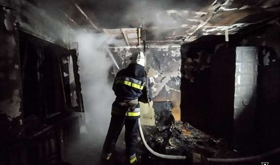 У Житомирському районі під час пожежі в будинку загинула 72-річна жінка