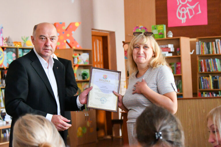 З  нагоди Всеукраїнського дня бібліотек нагородили найкращі бібліотеки Житомирської області (ФОТО)