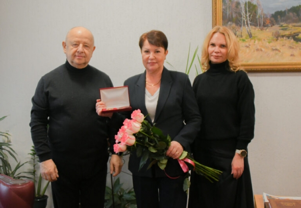 У Житомирі директорці діагностичного центру Валентині Дімовій вручили відзнаку «За заслуги»