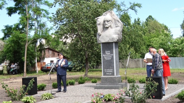 У селищі Чоповичі відкрили пам’ятник князю Гнату Чопу