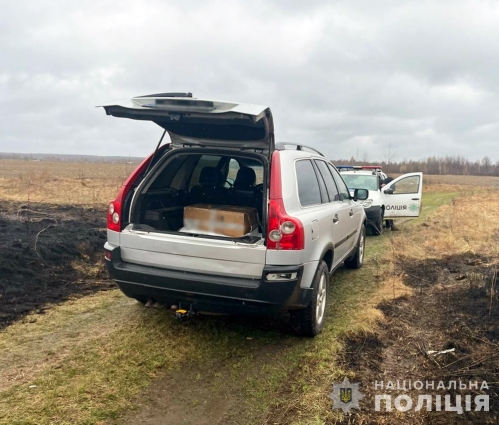 Возив автомат у багажнику авто: у жителя Коростенського району вилучили зброю
