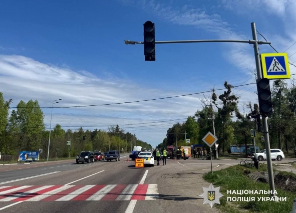 Поблизу с. Гуйва зіткнулися Mazda та ВАЗ: в ДТП травми отримали 4 людини