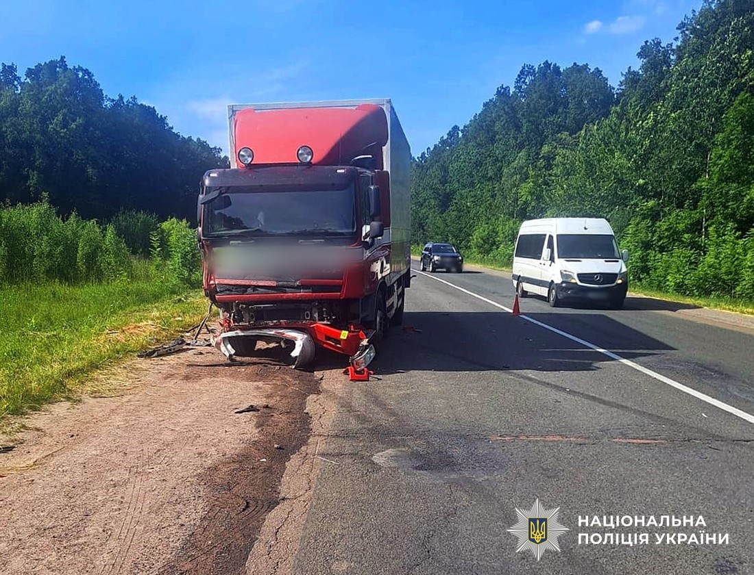 На Бердичівщині поліцейські завершили розслідування смертельної ДТП за участі позашляховика та вантажівки