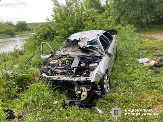 Зіткнувся із колесовідбійником та злетів у кювет: на Коростенщині в ДТП загинув 52-річний водій